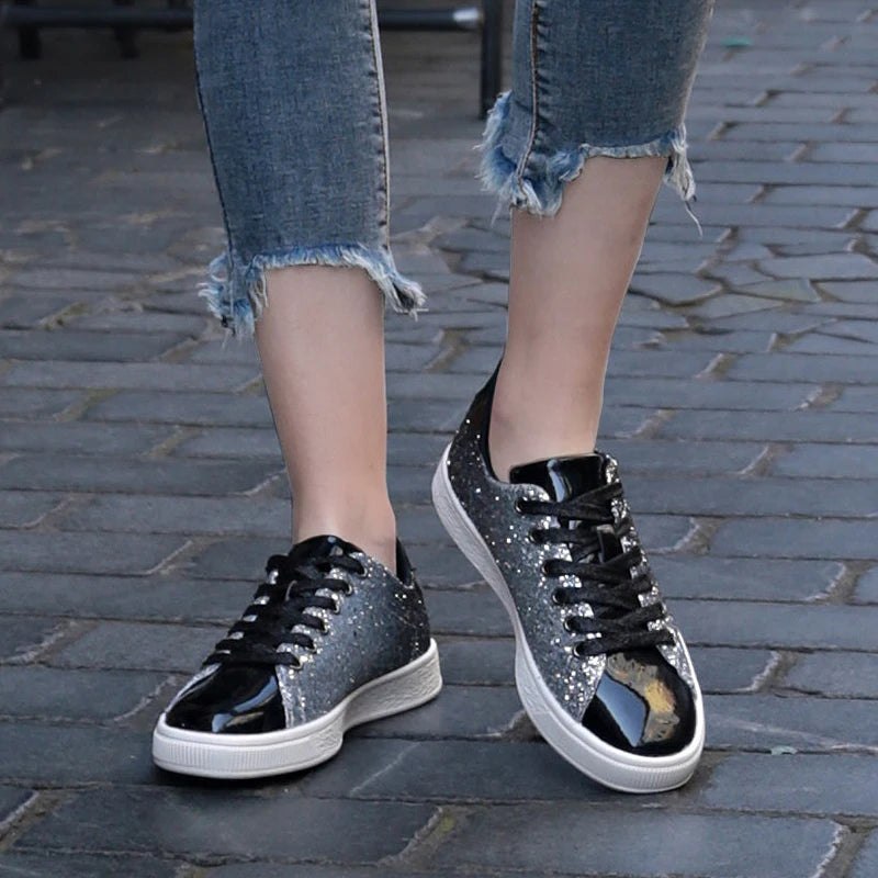 Shiny sneakers: style and comfort for unforgettable moments