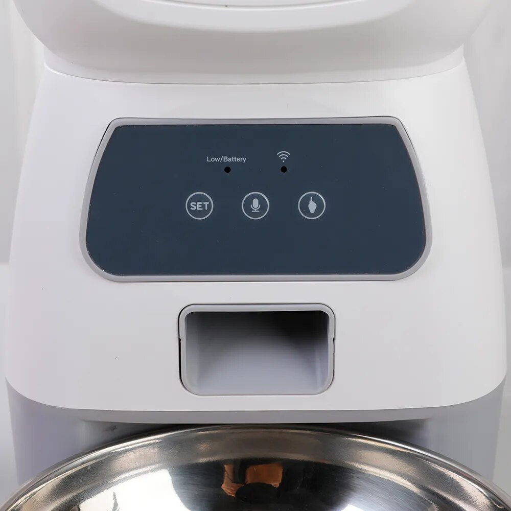 Smart Paws: Wi-Fi-Connected Feline Feeder with Voice, 3.5L Delight!