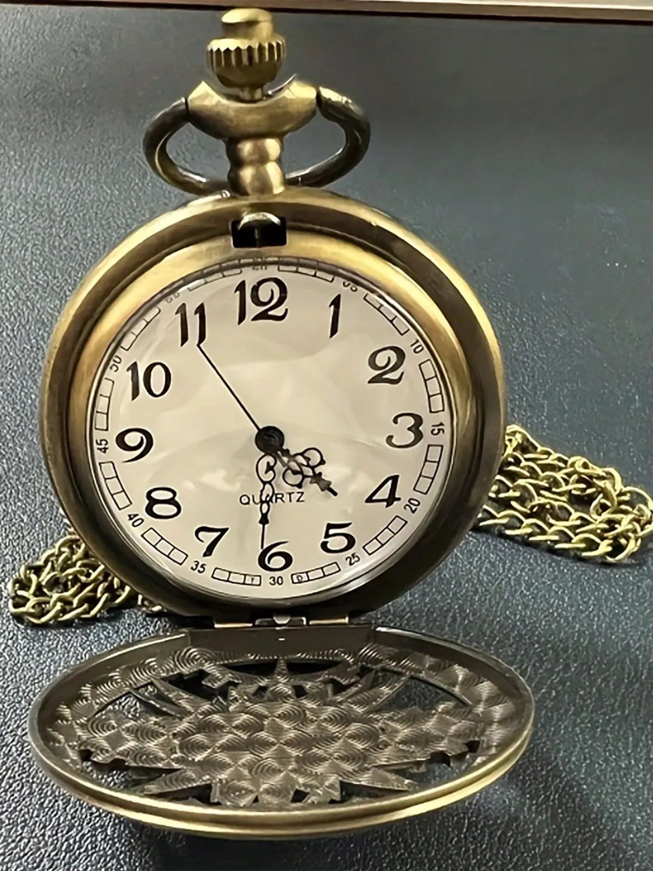 Vintage Pocket Watch: A gift that will help them make a lasting impression