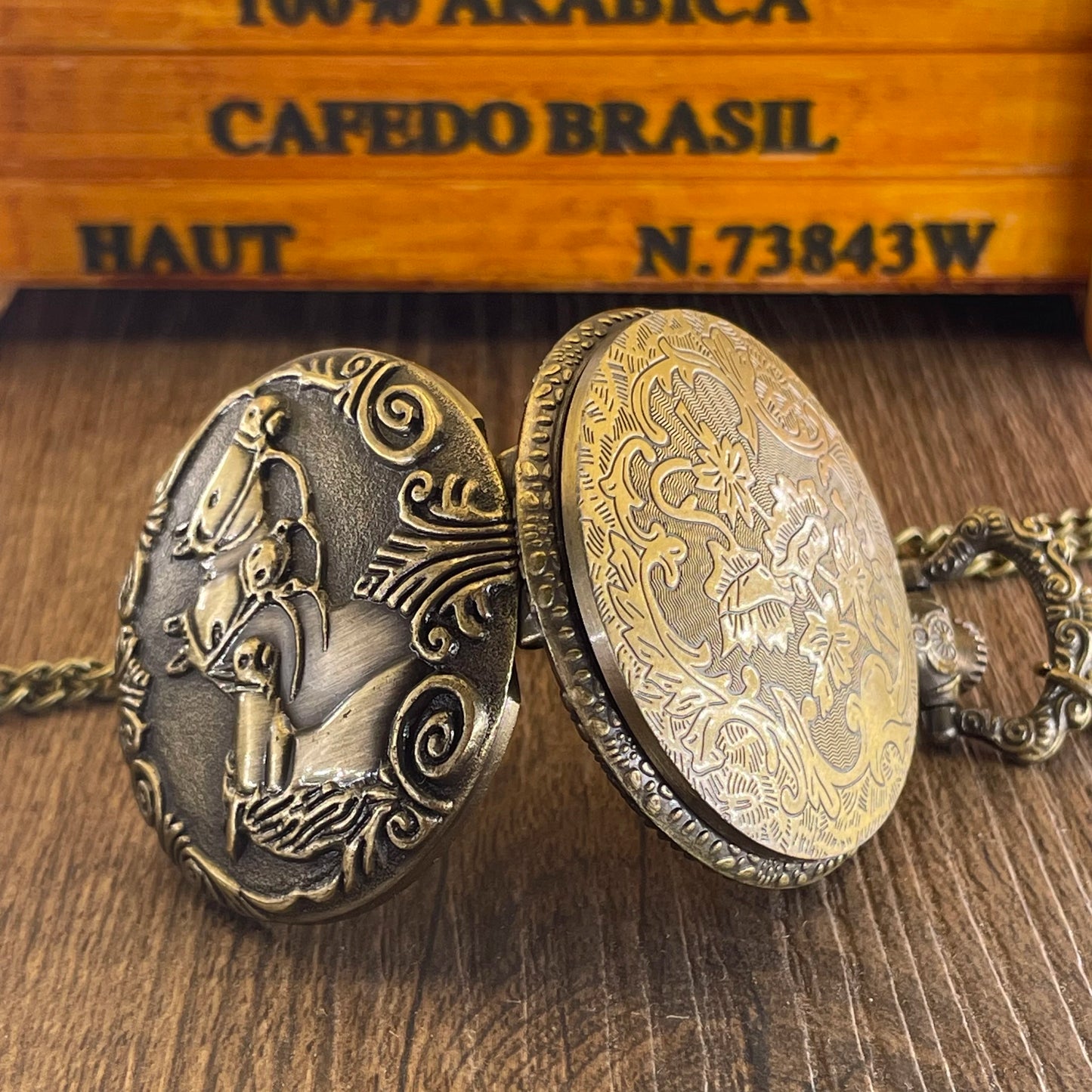 Vintage Pocket Watch: A timeless piece that will take you to faraway lands